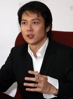 原创王灿:"反派"的悲哀,自曝常演坏人遭报应,今46成四个非洲孩子爸