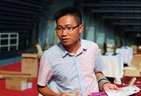 「高考」非清华大学不上，32岁圆梦，36岁毕业，他后悔么？10次高考