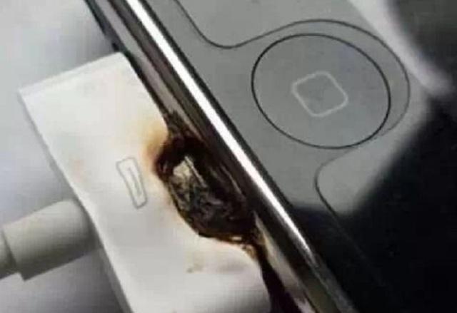 手机充电发烫是正常吗 4878811d2f134048a866bf11ed561e95.jpeg