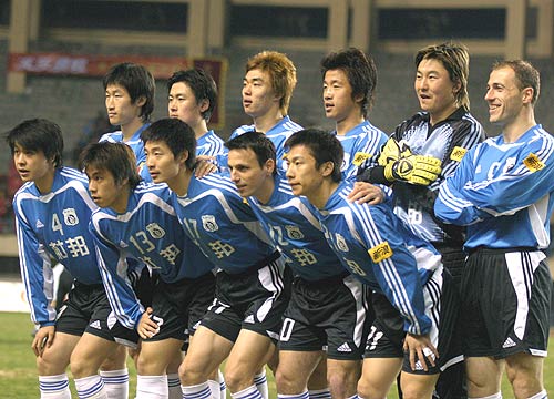 原创大连足球史上今天2005年中超实德1比0上海国际权磊收获生涯首球