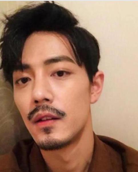 如何拥有好看的胡子 7bd662a07a2b4900b5b87ec66016fef6.jpeg