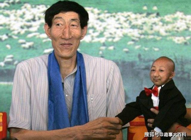 米巨人■娶妻生娃后的他，今状况如何？2米巨人56岁娶28岁女友