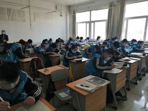 高三■吉林市这两所中学井然有序高三开学一周
