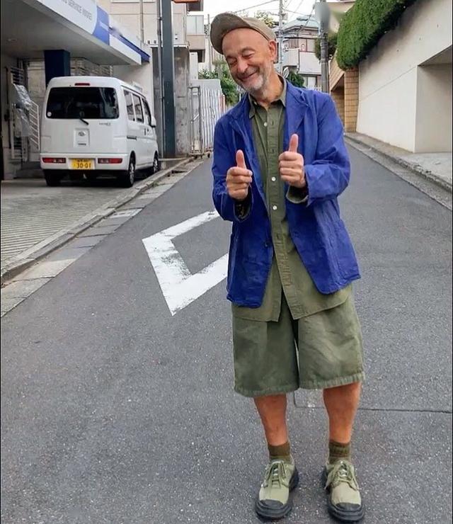 如何让岁月绕着走看nigelcabourn老爷子的穿搭秒变大男孩