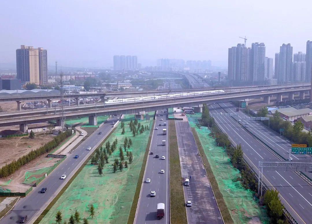 西铜高速城市段快速路工程南起凤城十二路,北至渭河南岸.