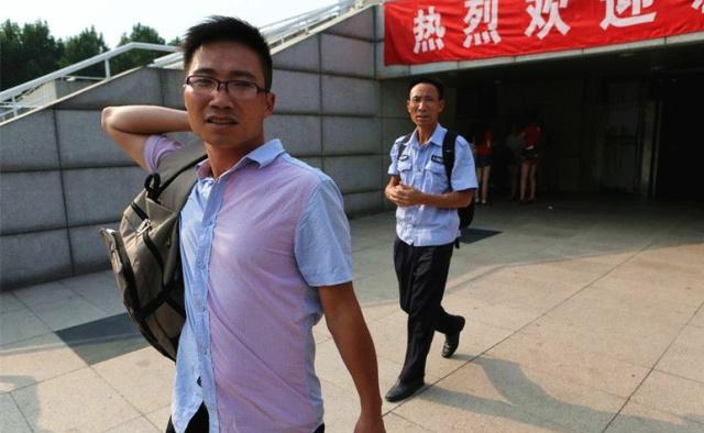 「高考」非清华大学不上，32岁圆梦，36岁毕业，他后悔么？10次高考