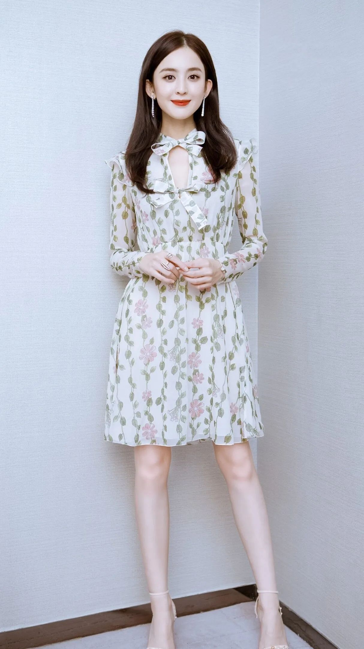 同款衣服女生 d7cf0b19cda44bcd98b96c0b572624f9.jpeg