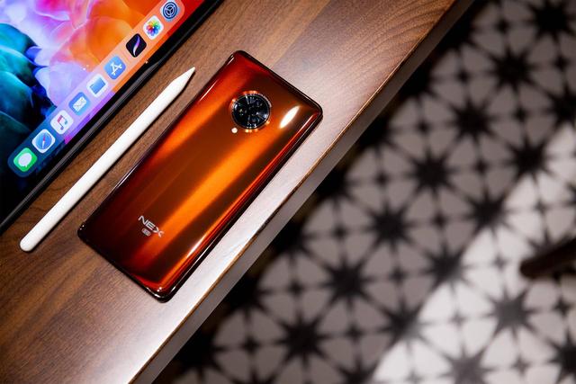 NEX 3S瀑布屏，让人机交互的“第一站”变得更畅爽