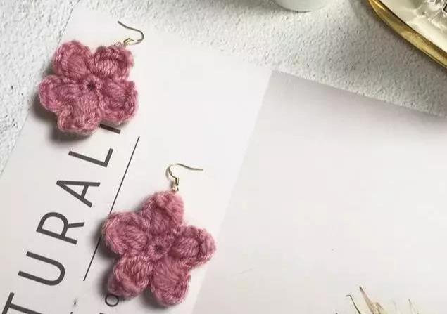 五瓣,花心花瓣同色钩法