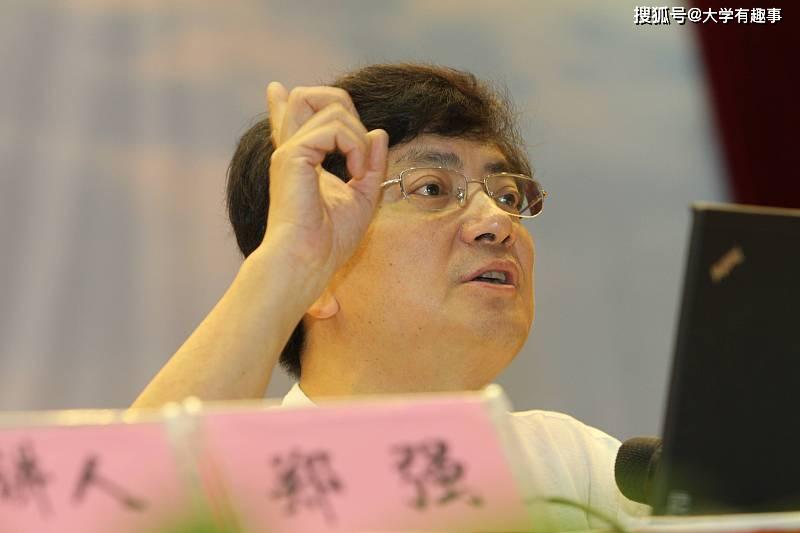 高考是否踢出英语郑强教授的演讲火了他的一番话震撼人心