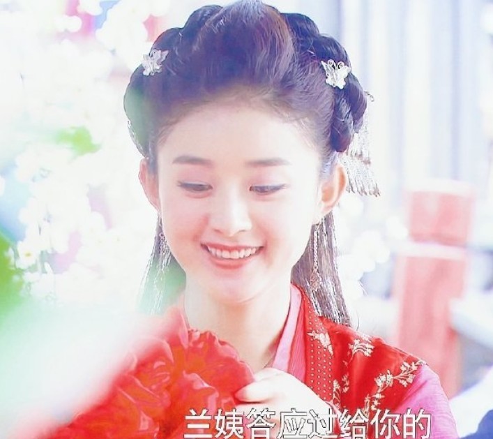 都说赵露思是赵丽颖接班人,两人同穿古装红衣,才知啥叫明媚动人