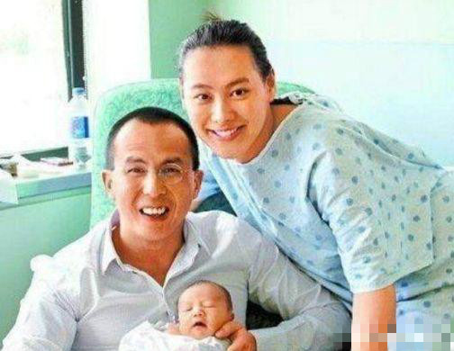 53岁李泽楷与小26岁女友分手？梁洛施2年产3子被