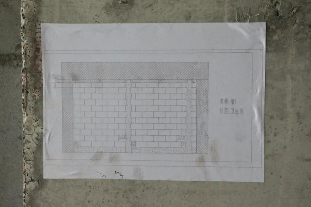 砌体施工前制作张贴墙体排版图,便于工人理解更好施工.