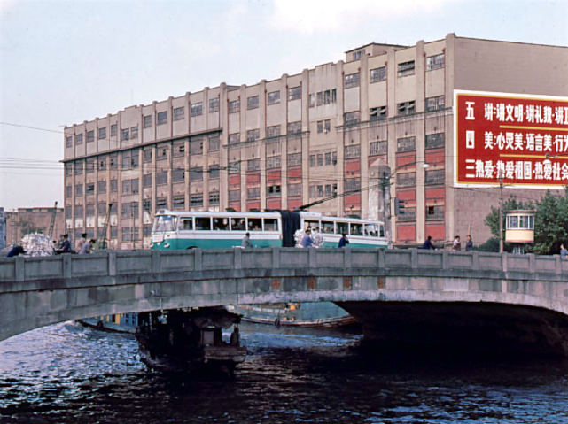 中路■老上海的記憶：1983年拍攝的上海老照片，