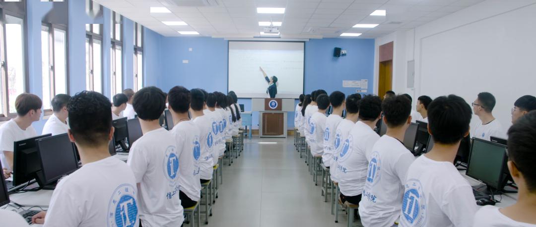 相约江苏旅游职业学院遇见更好的自己