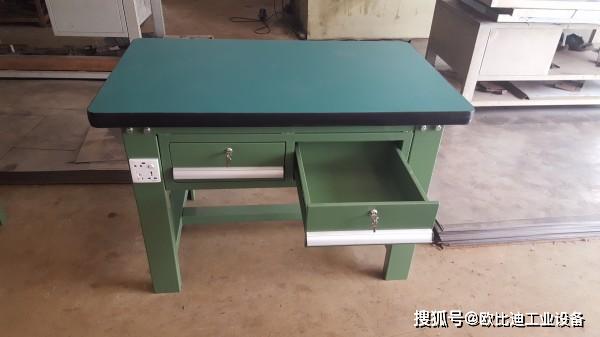 安装工作台 4bd685b5d4254673b413a45d6125d8b3.jpeg