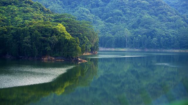 羊台山位于深圳市,被评为深圳八景之一