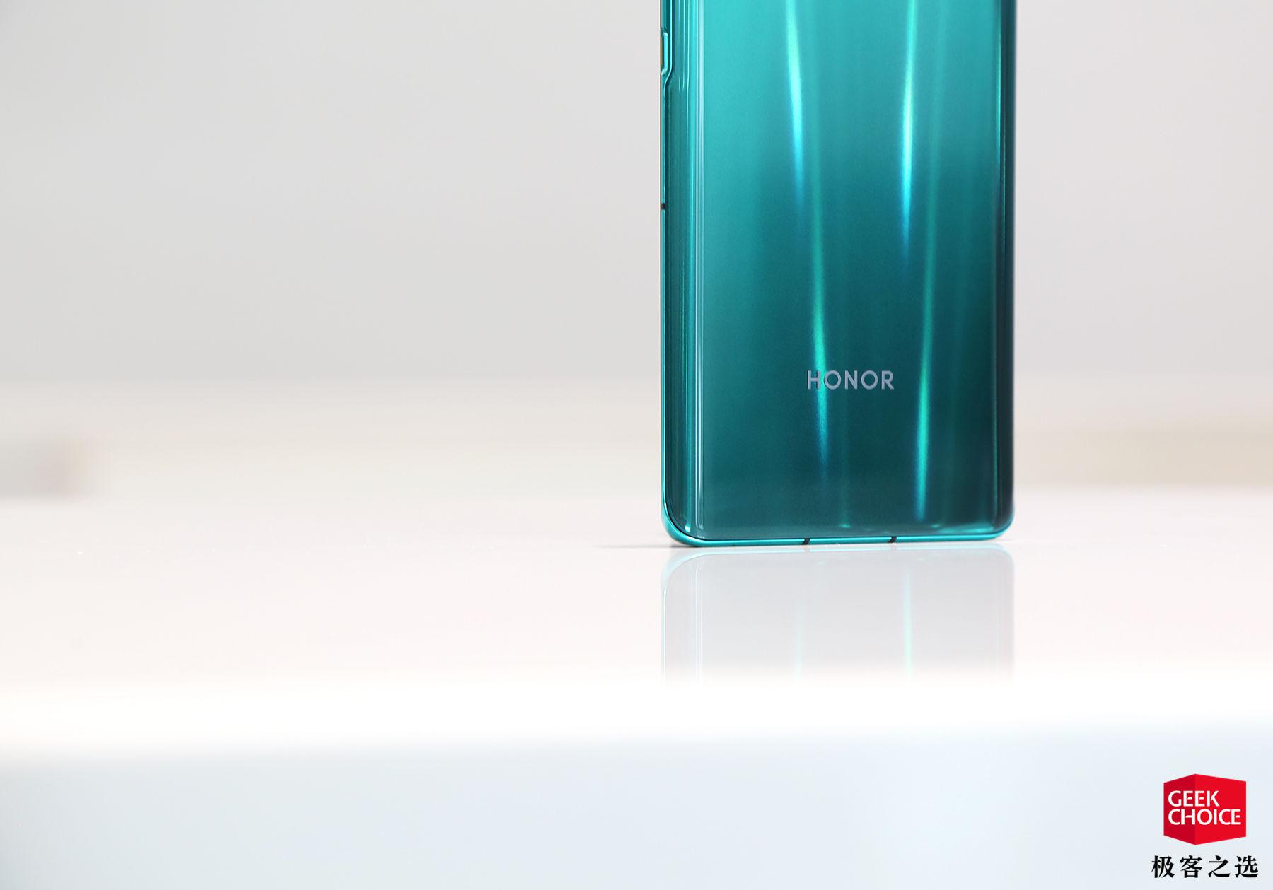 荣耀 30 Pro 体验：「超大杯」很强，「大杯」用起