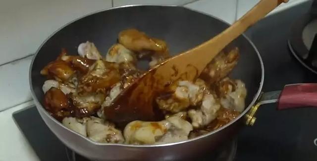 炖猪蹄用什么酒最好 869428c232974e35bdd6aefb40a7498e.jpeg