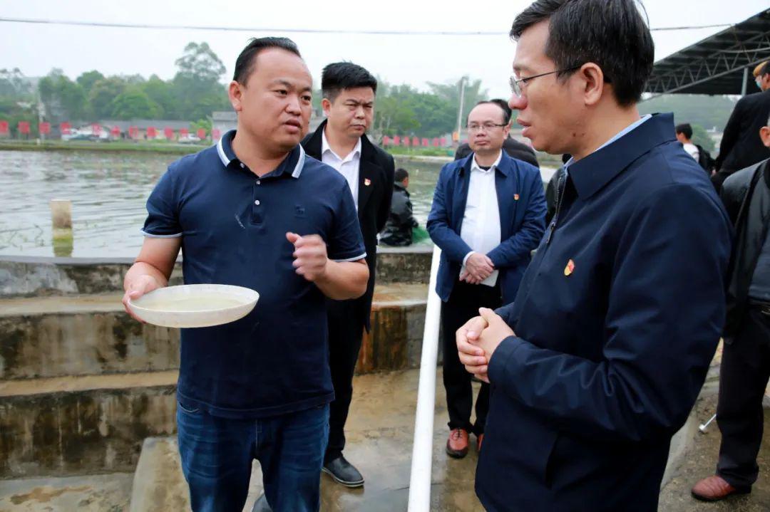 镇头镇多少人口_北流隆盛镇有多少人口(3)