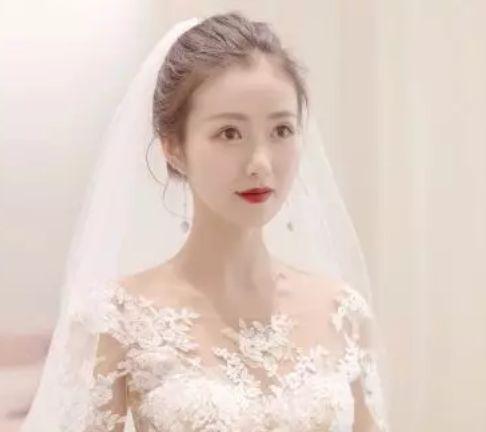 干净好看的伴娘妆 b853a217cbf44c0685313f57ad8f72bb.jpeg