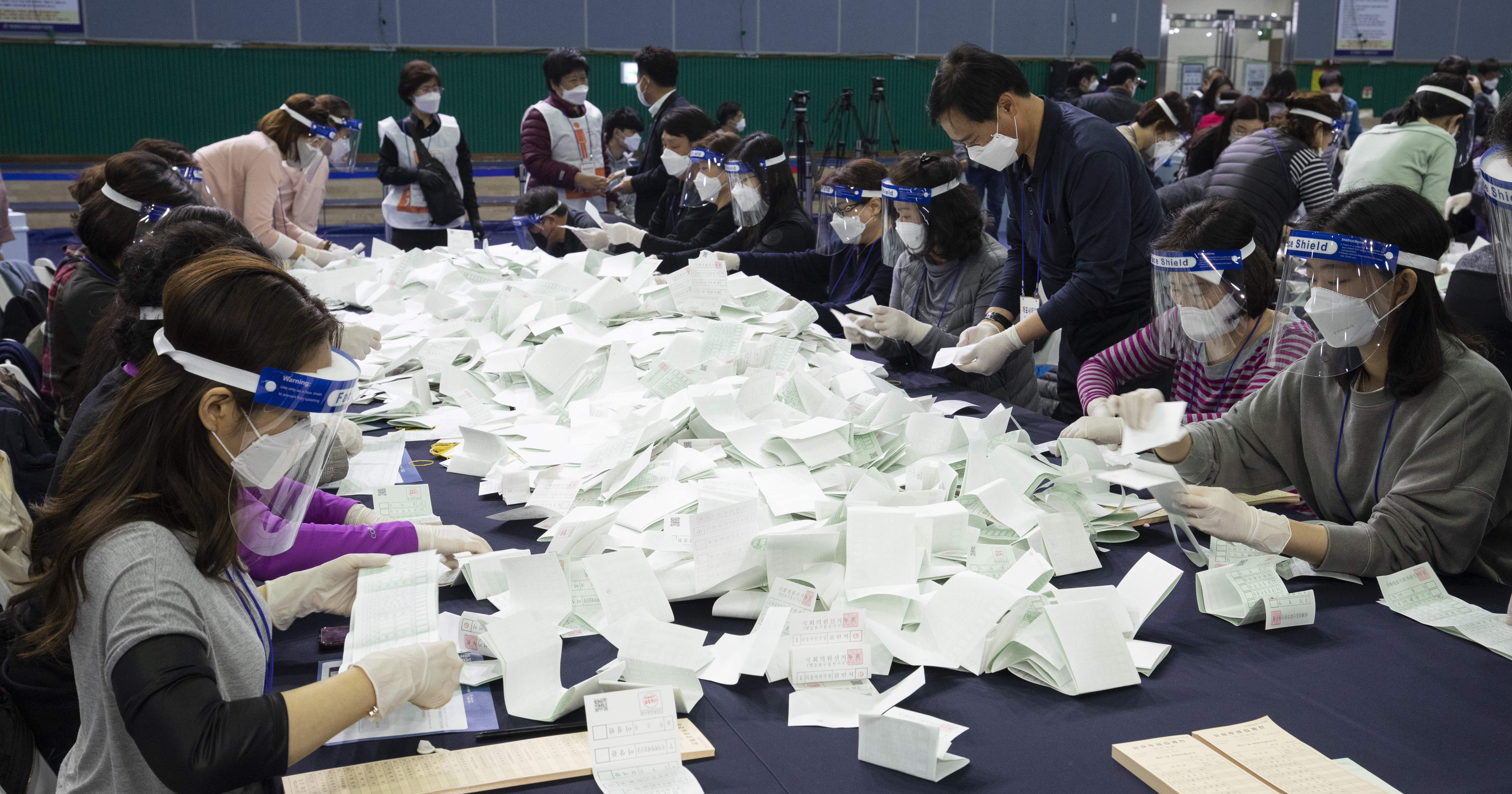 韓國第21屆國會選舉計票進行時 國際 第2張