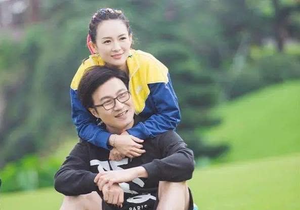 &quot;国际章&quot;产后现身美容院护理，汪峰随后