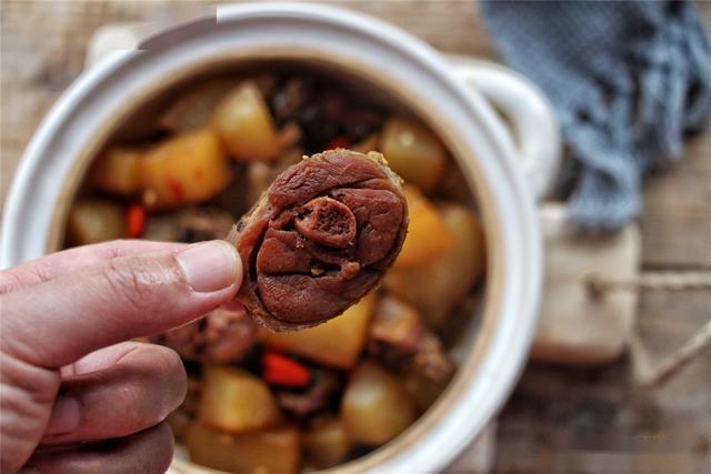 排骨汤怎么炖不腥不腻 c86d245e45284cdb88ff693042c4326d.jpeg