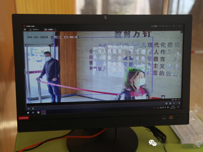 「高中」老师帮运行李……大量美图视频直击开学现场！【汇动态】校长学生击肘