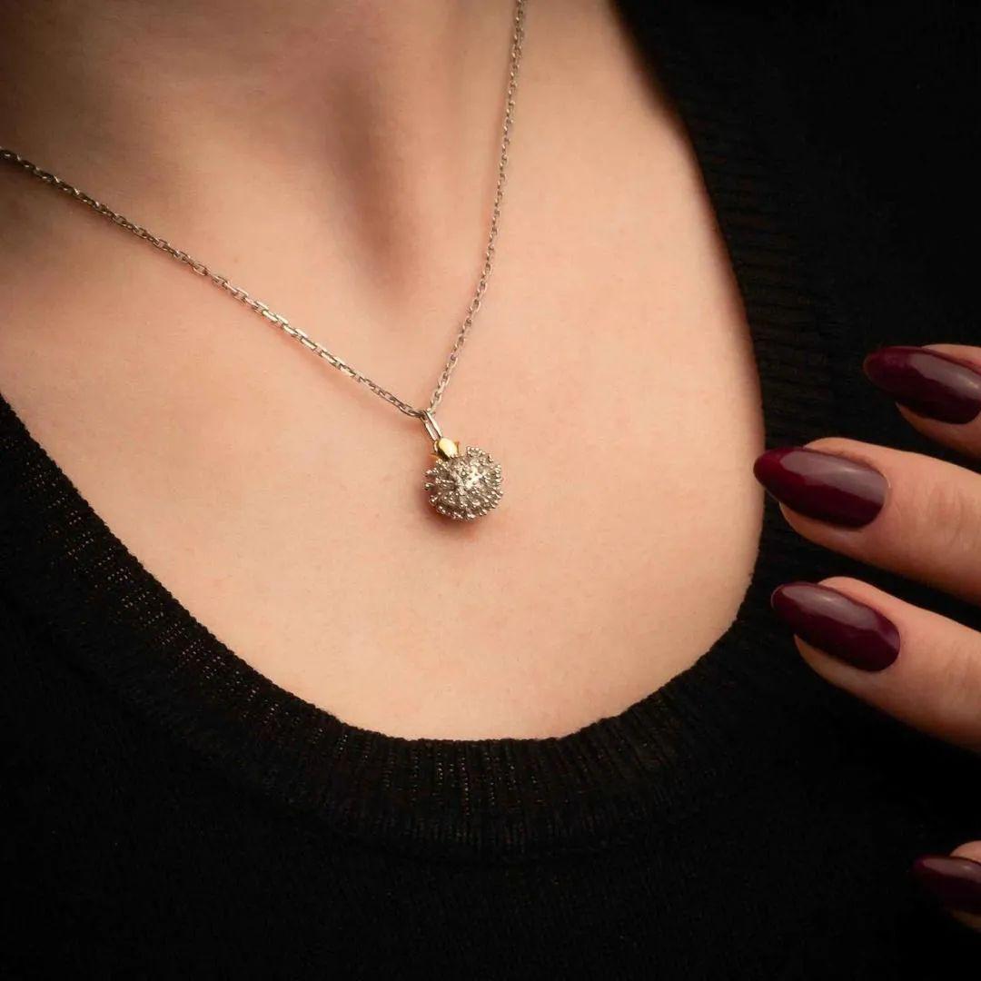 花式防疫来袭！忍住别笑：印度警察COS成新冠病