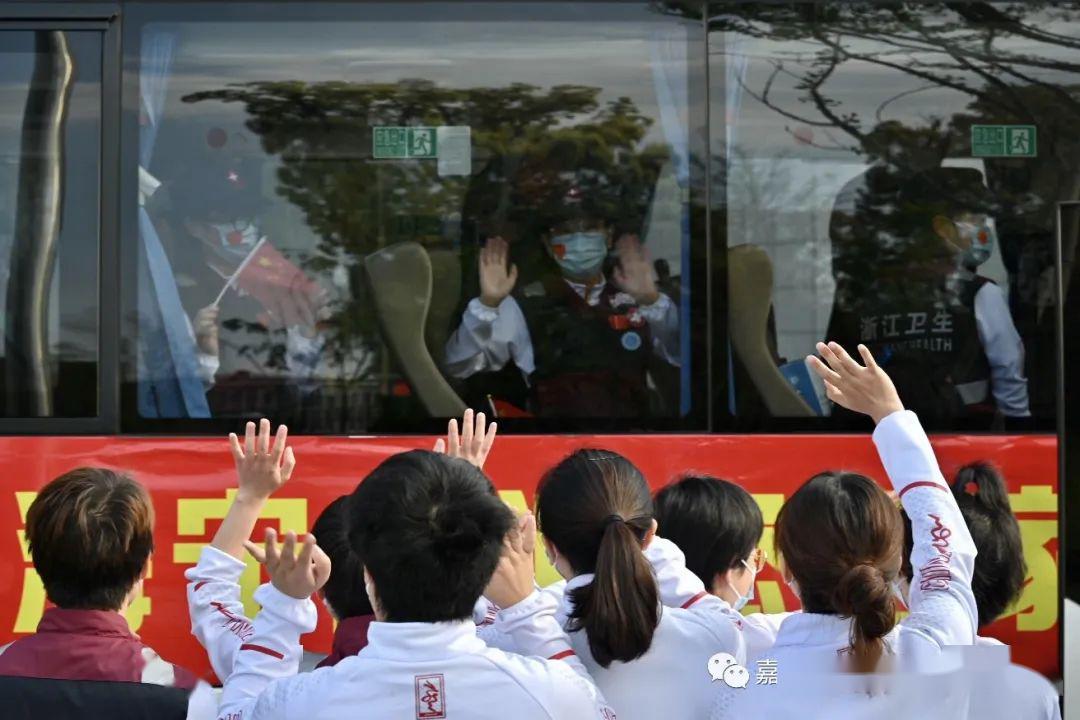 送别(摄影 记者 田建明 实习生 朱浩杰)