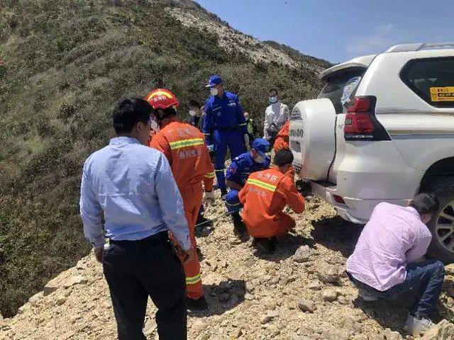 惠州越野车失控坠入山谷,一死一伤!_惠东