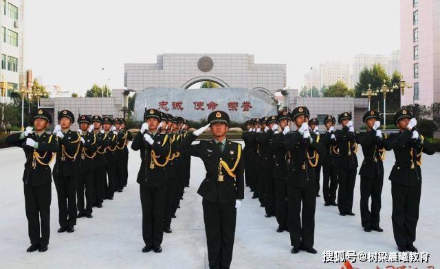 高校@实力逼近清华北大，高考要过三道坎才能考上我国最不平凡的985