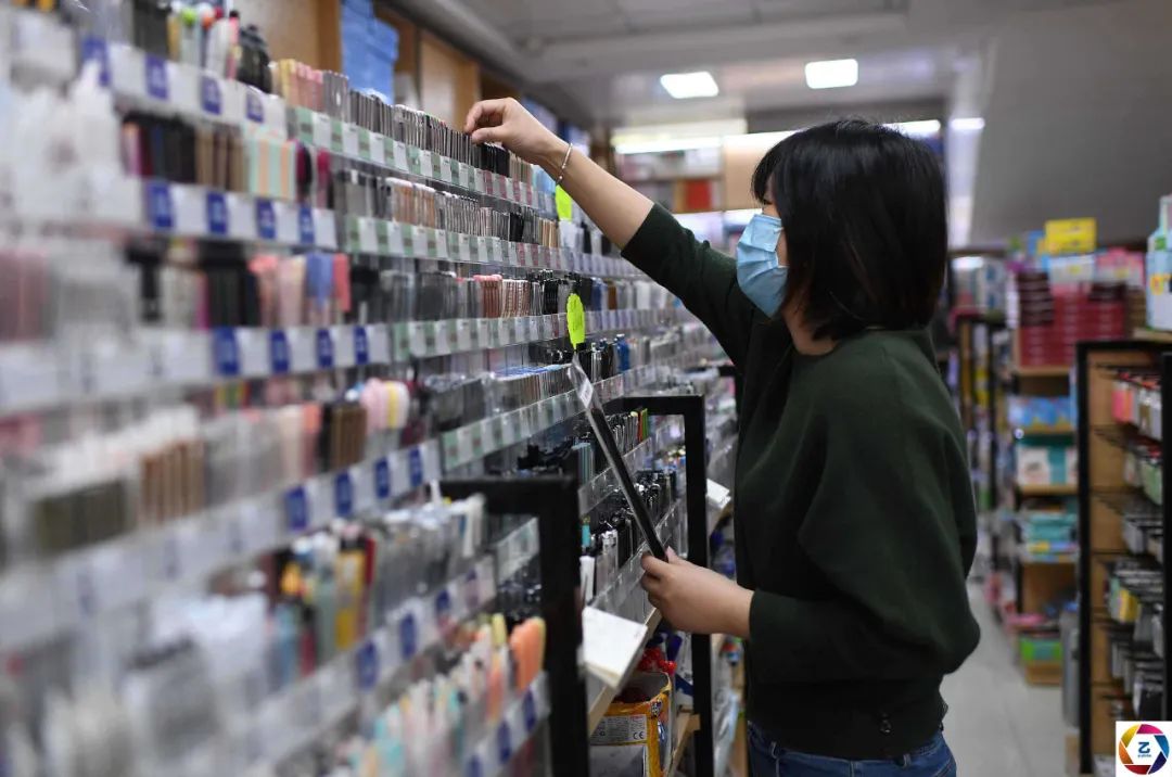 原创月租金3万，日营业额不到200元，开学能否让校园小店迎来春光？