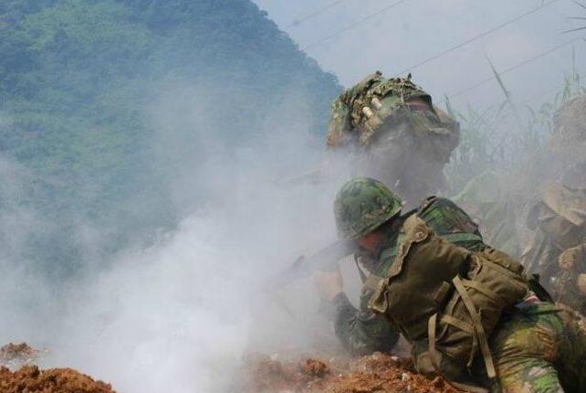 和79年对越作战相比，解放军的武器在老山轮战中