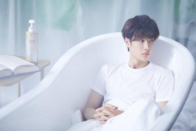 最新网络影响力周榜，赵丽颖掉到第九，肖战第