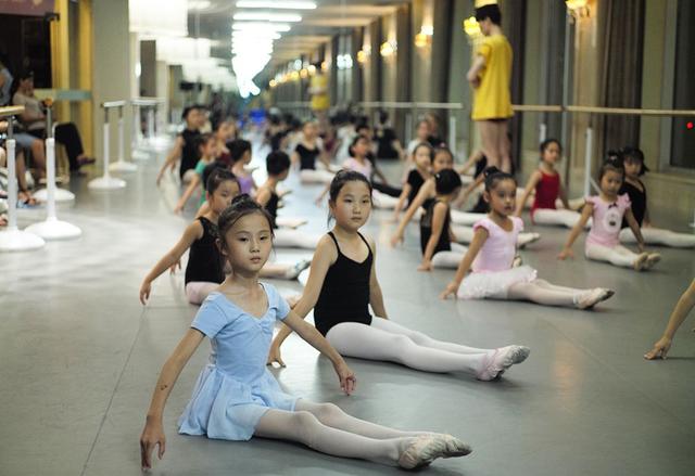 「身高」姚明的十岁女儿，身高已经有点失控了“我还没一个孩子高”