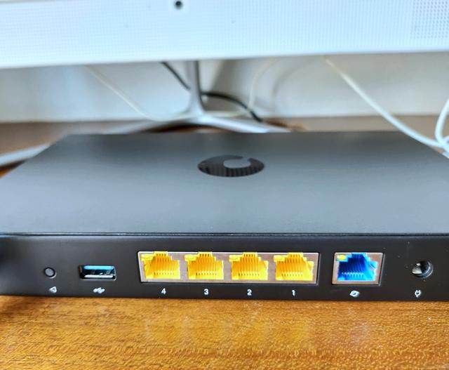 接上U盘就能构建虚拟局域网!蒲公英X5路由器使用体验分享