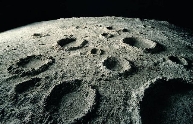 nasa放大招,要在月球一环形山中建望远镜,比中国天眼大一倍_duaxel