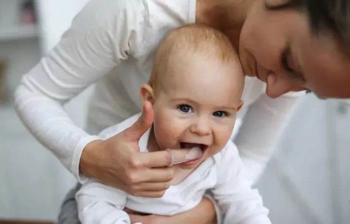 孩子@很多家长有这几个误区中国宝宝“虫牙率”已高达七成！关于护牙