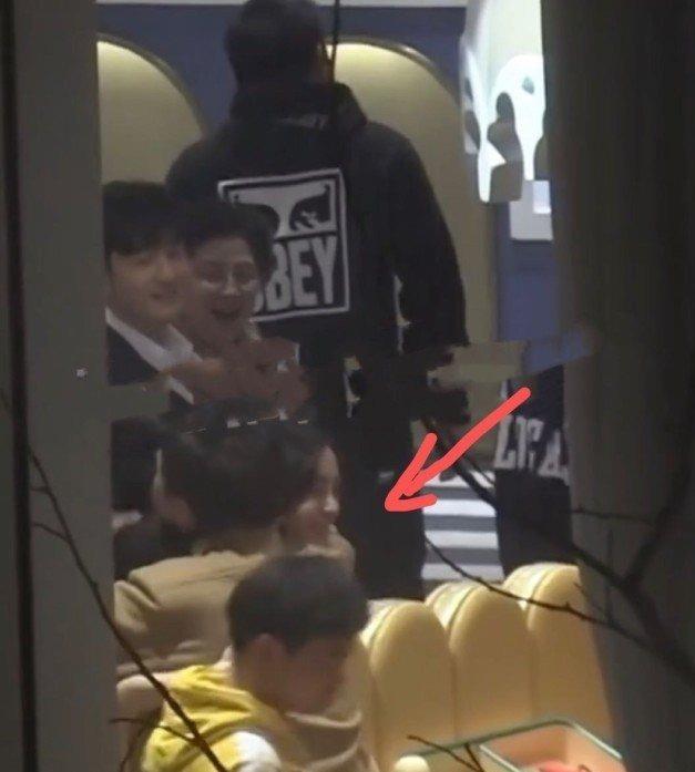 小海绵生日宴黄晓明,杨颖久违合体,一同招待客人力破婚变传闻