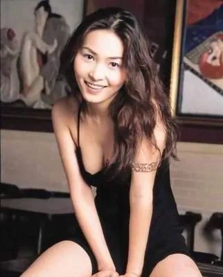 香港艳星被封公主，今离婚只要1元赡养费，还净