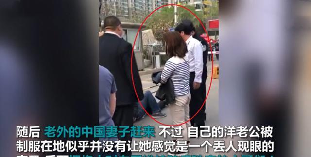 抓人口罩被打_戴口罩的卡通图片(2)