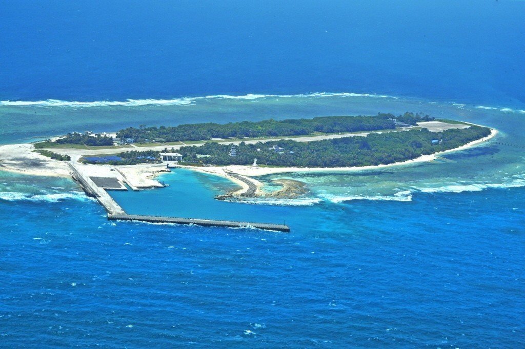 航拍太平岛,南沙群岛最大自然岛,建有码头和机场