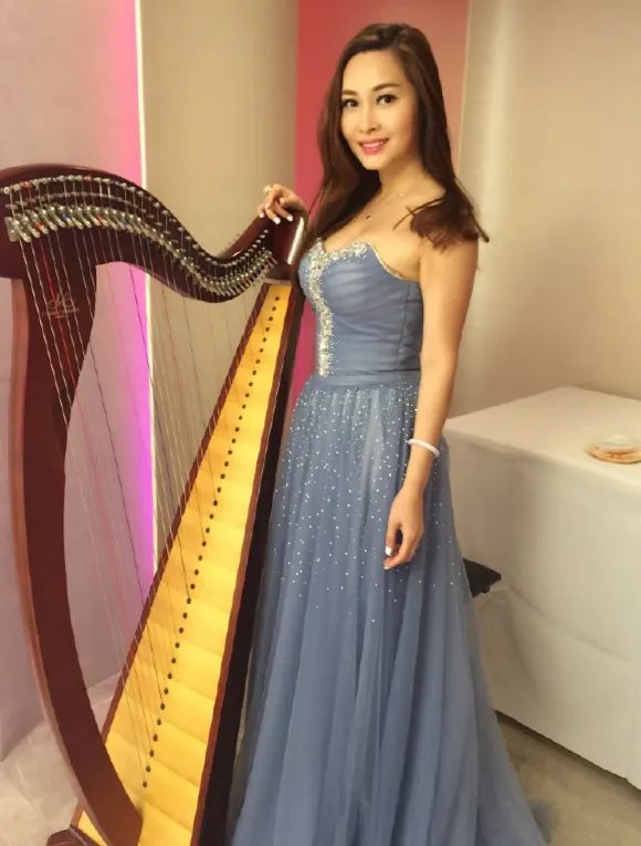 香港艳星被封公主，今离婚只要1元赡养费，还净
