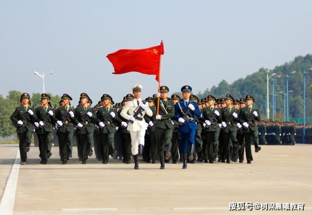 高校@实力逼近清华北大，高考要过三道坎才能考上我国最不平凡的985