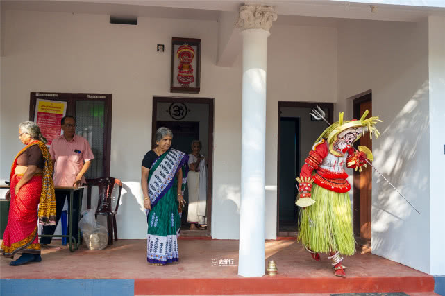 印度最古老的节日：男舞者扮演女神十几岁就开始随父辈学习泛亚电竞(图4)