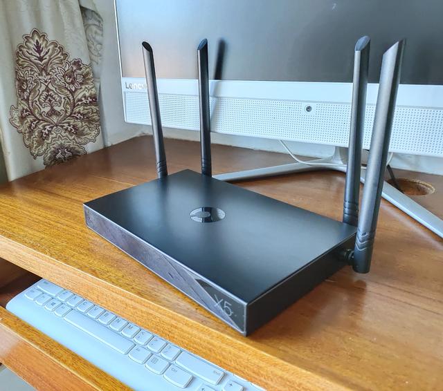 接上U盘就能构建虚拟局域网!蒲公英X5路由器使用体验分享