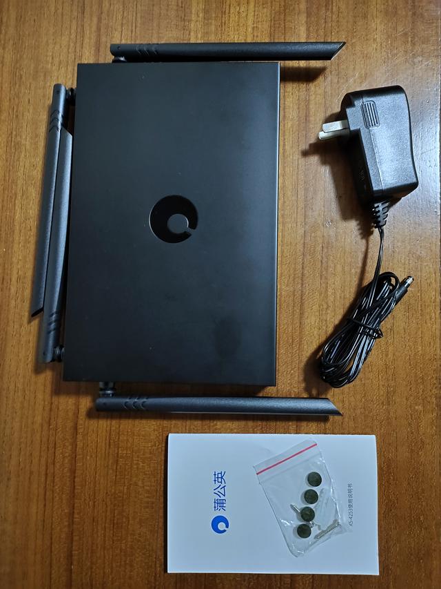 接上U盘就能构建虚拟局域网!蒲公英X5路由器使用体验分享