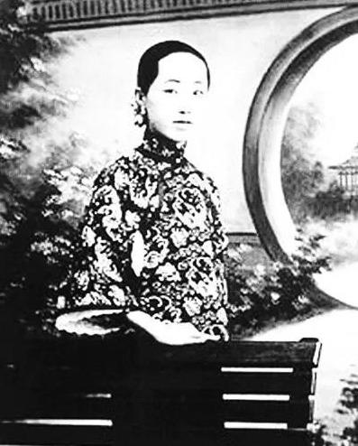 这些孩子们叫李惠仙妈,唤王桂荃娘.